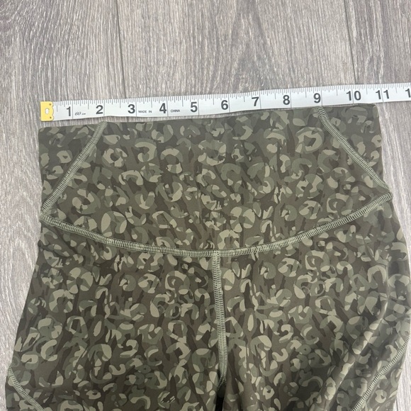 Lululemon Base Pace High-Rise Tight 25" in Intertwined Camo Medium Olive Multi 2 - Picture 11 of 15
